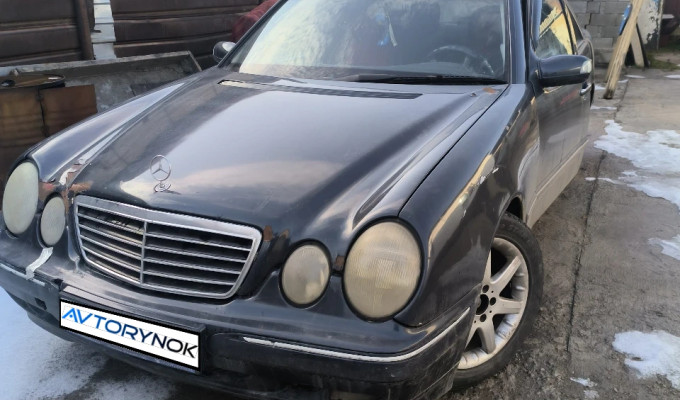 Mercedes-Benz E-Класс 2000 года
