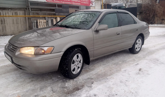 Toyota Camry 1998 года