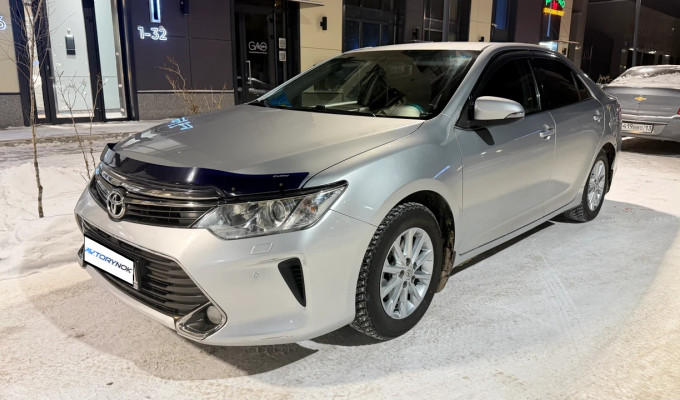Toyota Camry 2015 года