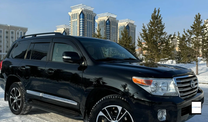 Toyota Land Cruiser 2013 года