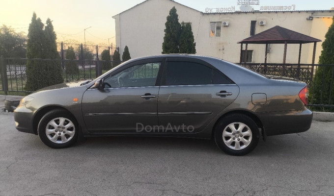 Toyota Camry 2002 года