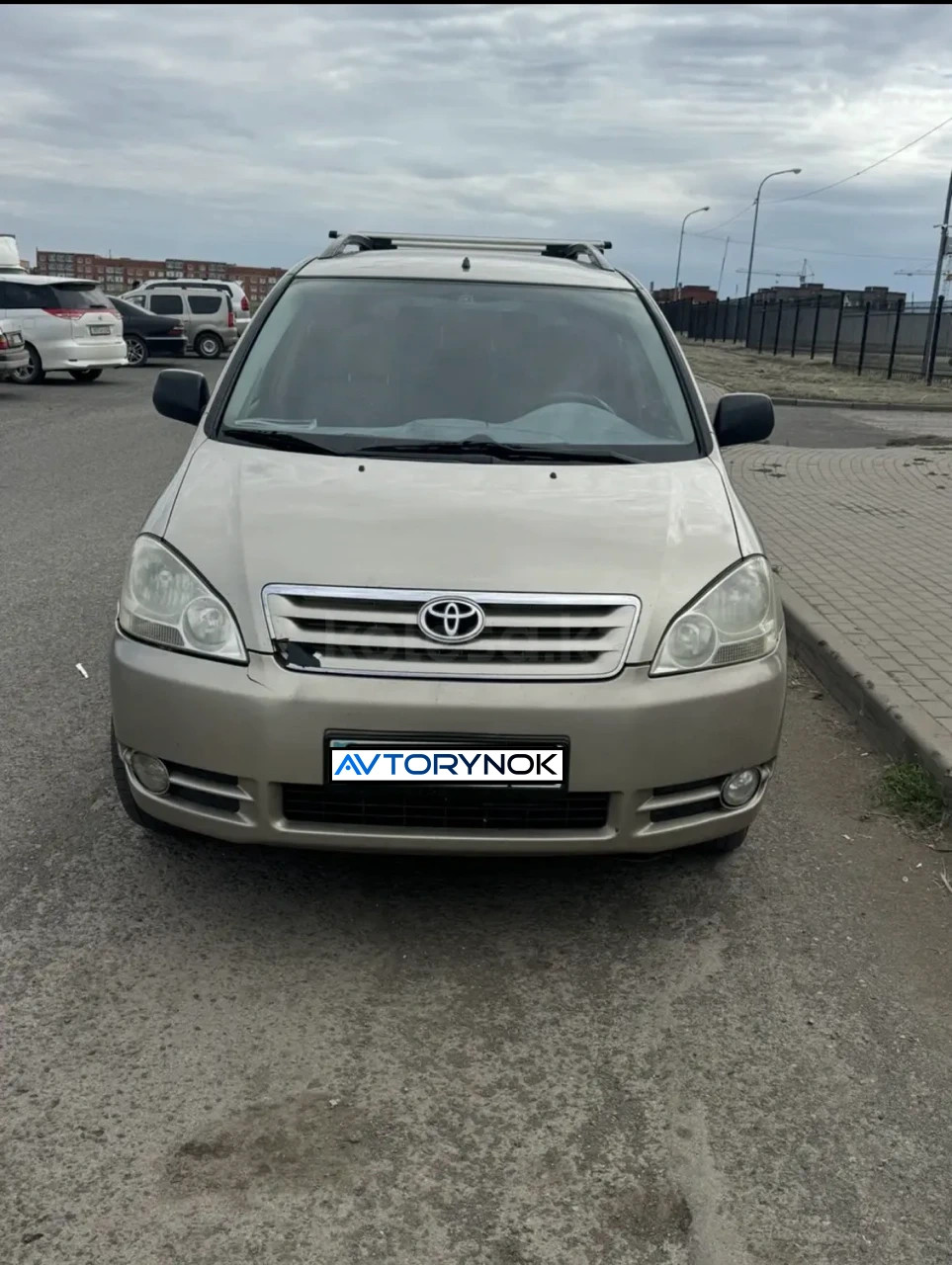 Toyota Avensis Verso, 2003