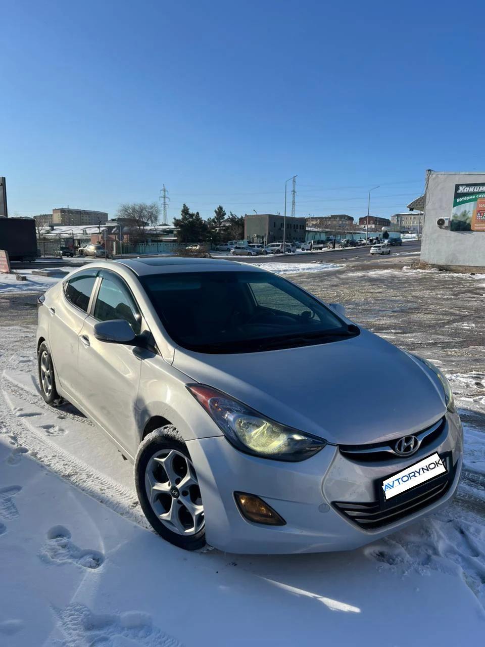 Hyundai Elantra, 2011