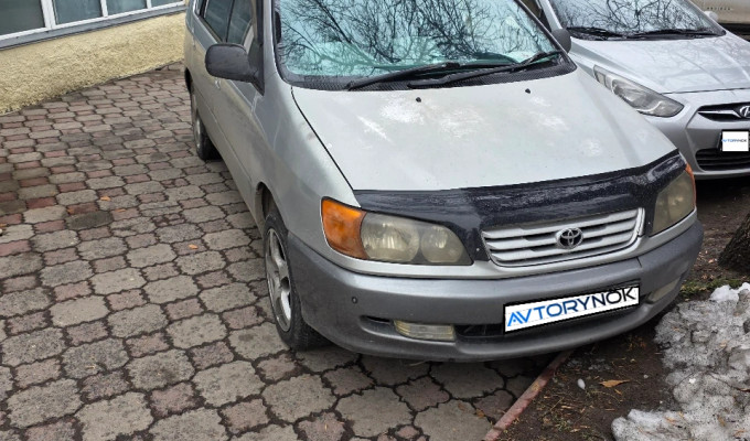 Toyota Ipsum 1997 года