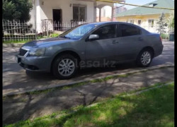 Mitsubishi Galant 2009 года