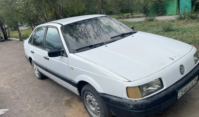 Volkswagen Passat 1990 года