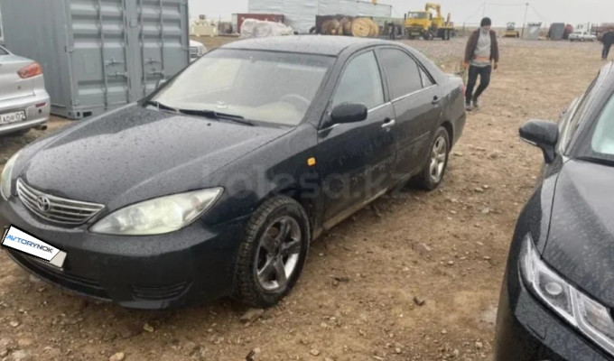 Toyota Camry 2005 года