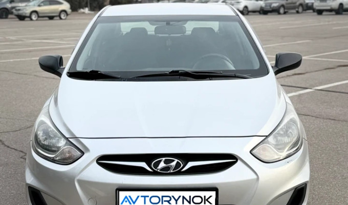 Hyundai Accent 2012 года