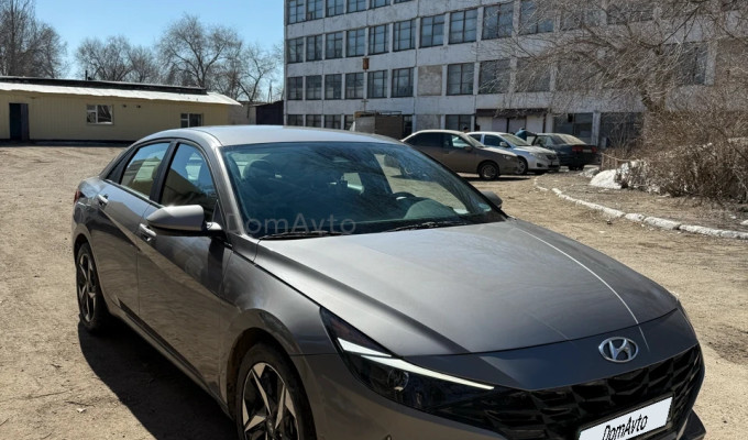Hyundai Elantra 2022 года