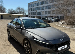 Hyundai Elantra 2022 года