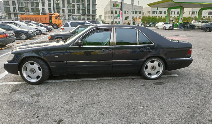 Mercedes-Benz S-Класс 1995 года