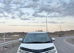 Toyota Estima 2009 года