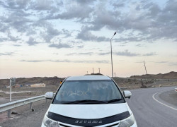 Toyota Estima 2009 года