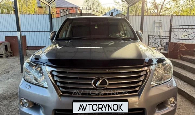 Lexus LX 2010 года