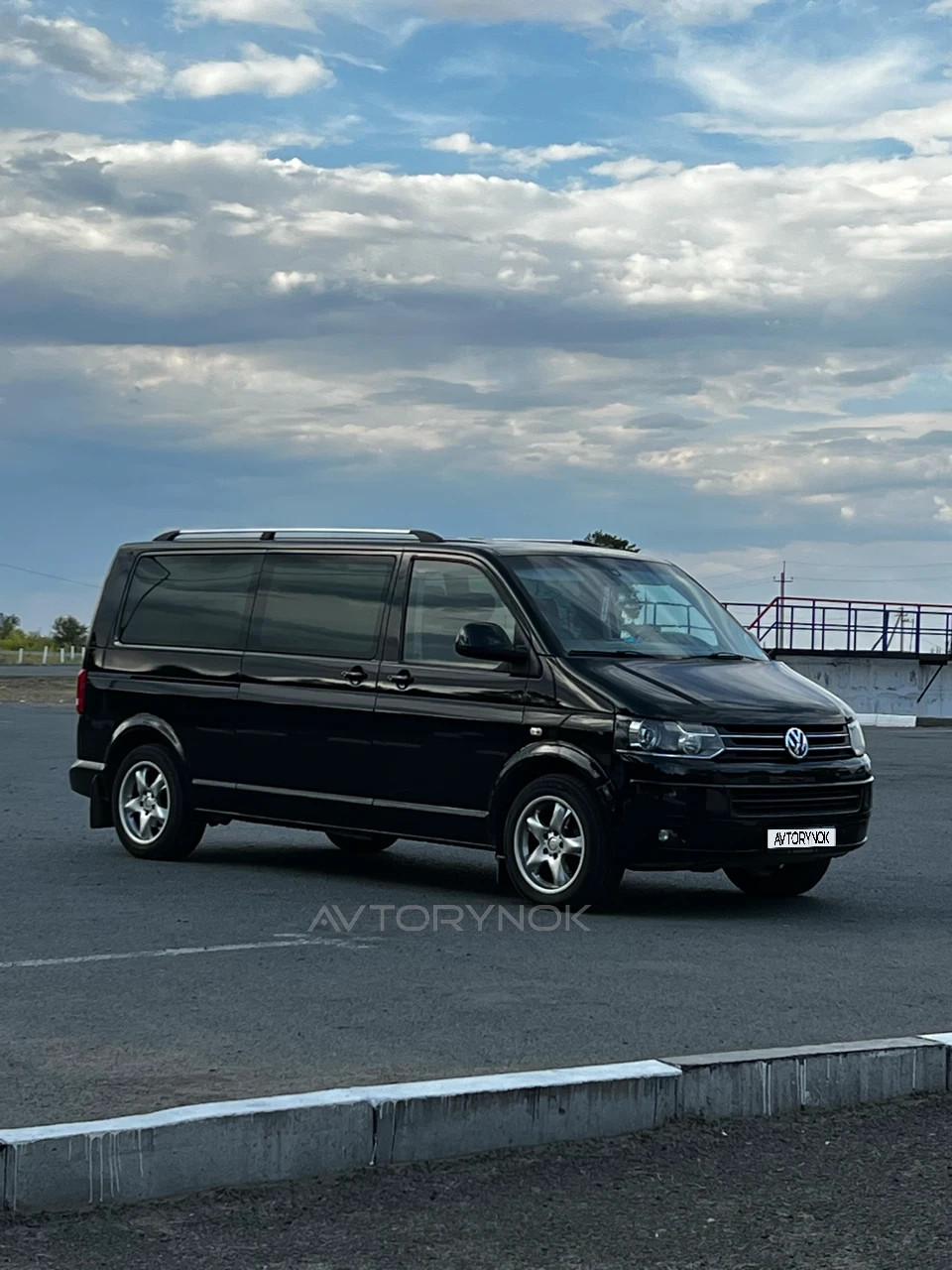 Volkswagen Caravelle, 2011