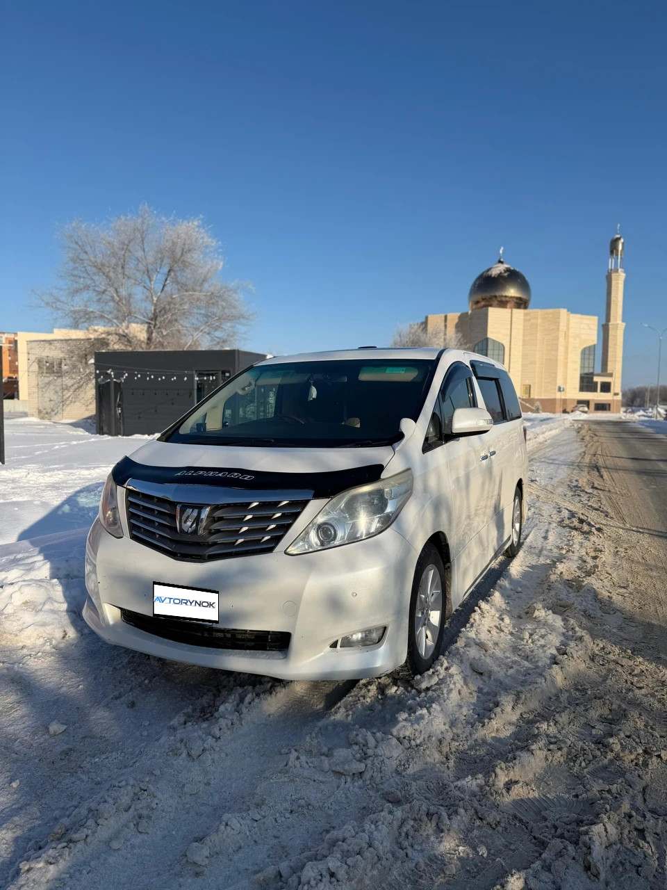 Toyota Alphard, 2011