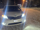 Toyota Sienna 2015 года