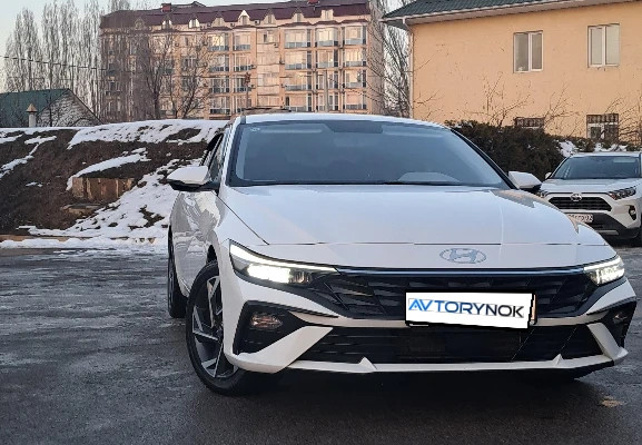 Hyundai Elantra 2023 года