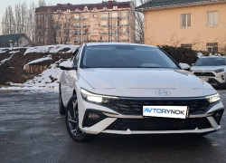 Hyundai Elantra 2023 года
