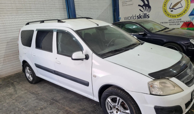 ВАЗ (Lada) Largus 2014 года