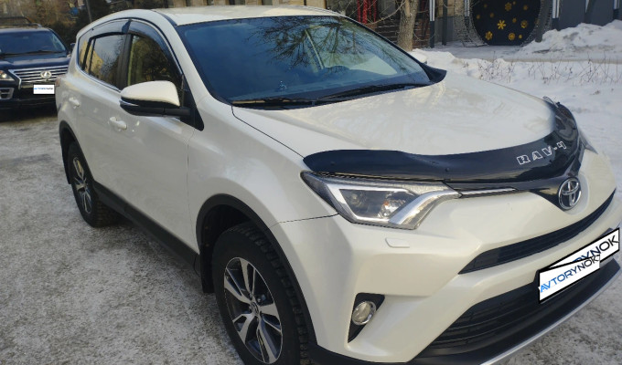 Toyota RAV4 2016 года