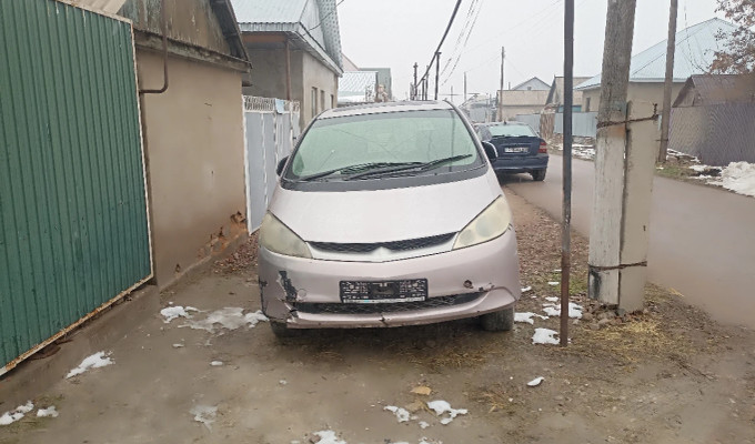 Toyota Previa 2003 года