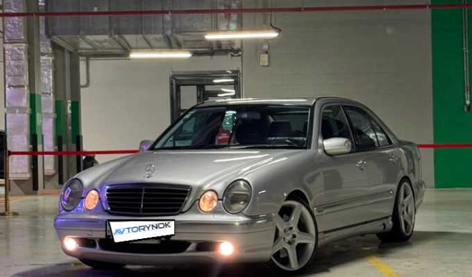 Mercedes-Benz E-Класс 2002 года