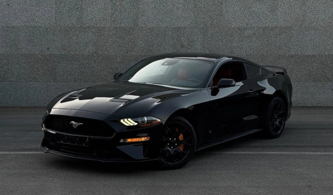 Ford Mustang 2019 года