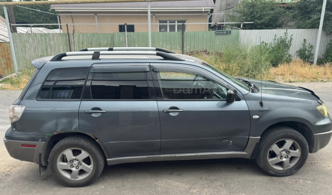Mitsubishi Outlander 2004 года
