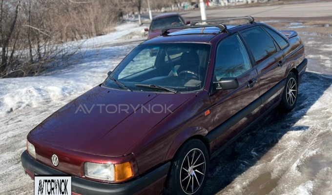 Volkswagen Passat 1993 года