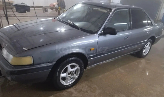 Mazda 626 1990 года