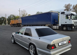 Mercedes-Benz E-Класс 1993 года