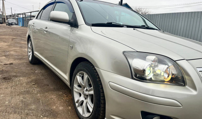 Toyota Avensis 2005 года
