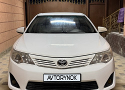 Toyota Camry 2012 года
