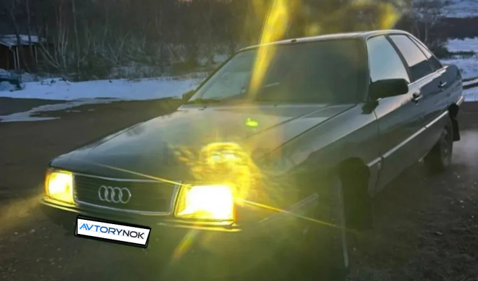 Audi 100 1987 года