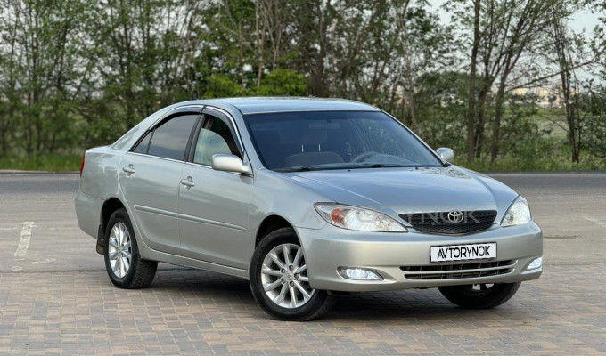 Toyota Camry 2002 года