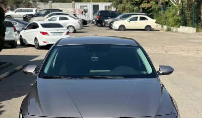Hyundai Elantra 2024 года