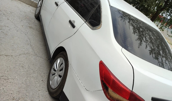 Nissan Almera 2015 года