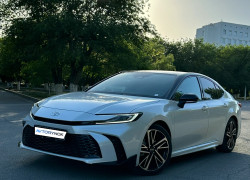 Toyota Camry 2024 года
