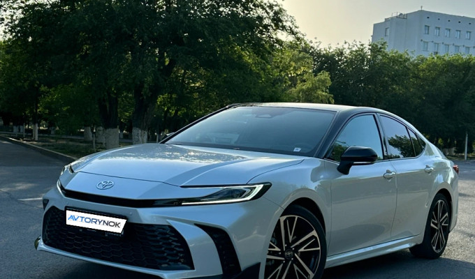 Toyota Camry 2024 года