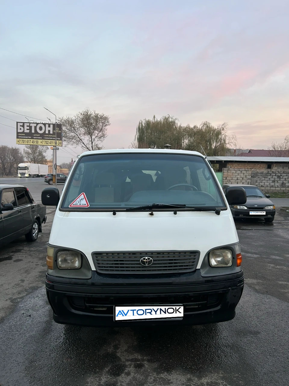 Toyota HiAce, 2004
