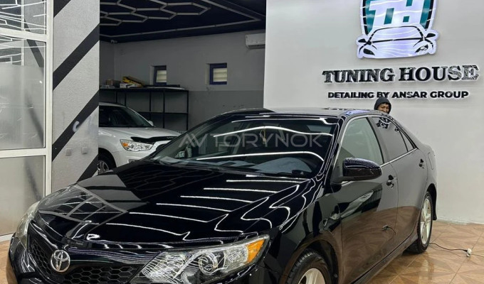 Toyota Camry 2013 года