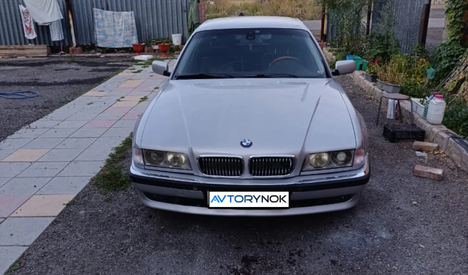 BMW 7 серия 1995 года