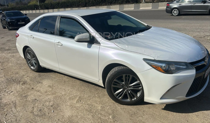Toyota Camry 2016 года