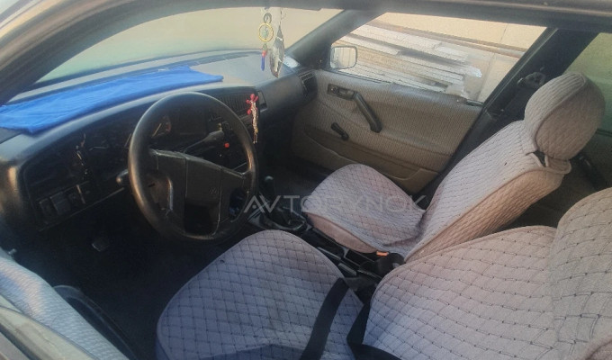 Volkswagen Passat 1990 года