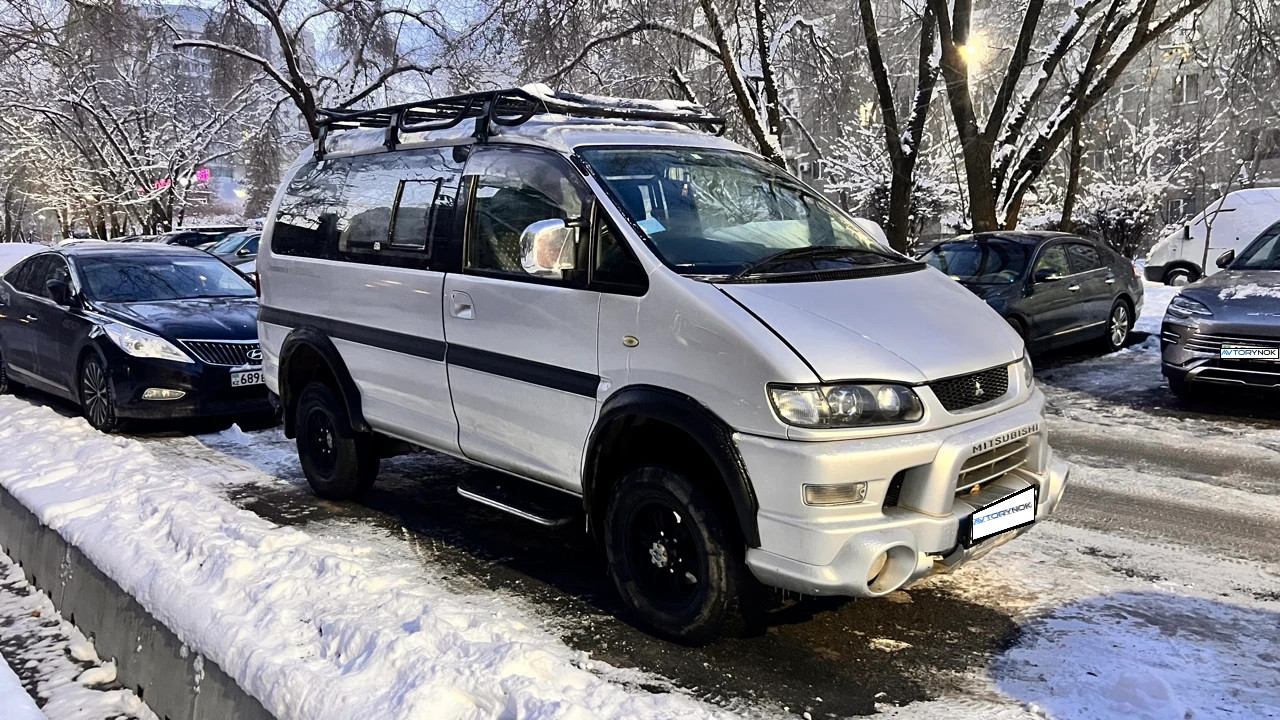 Mitsubishi Delica, 2004