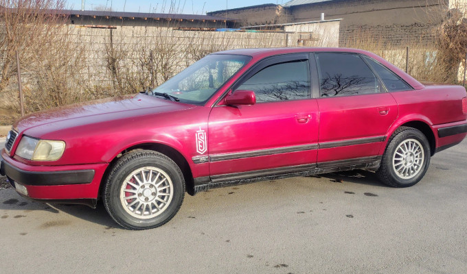 Audi 100 1993 года