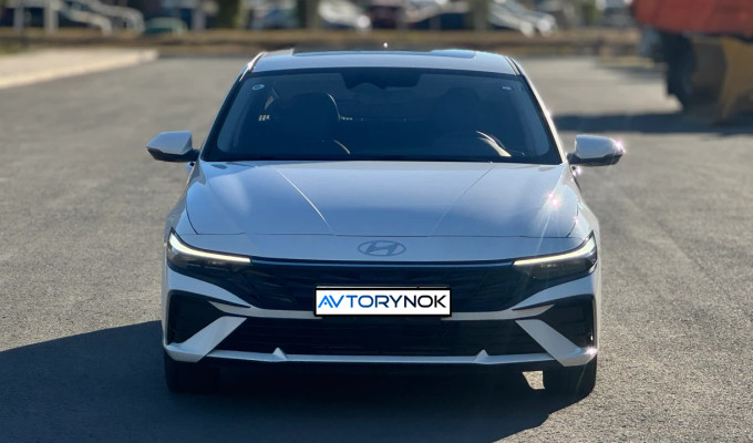Hyundai Elantra 2024 года