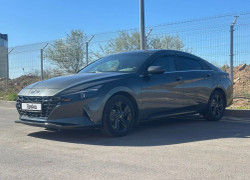 Hyundai Elantra 2021 года