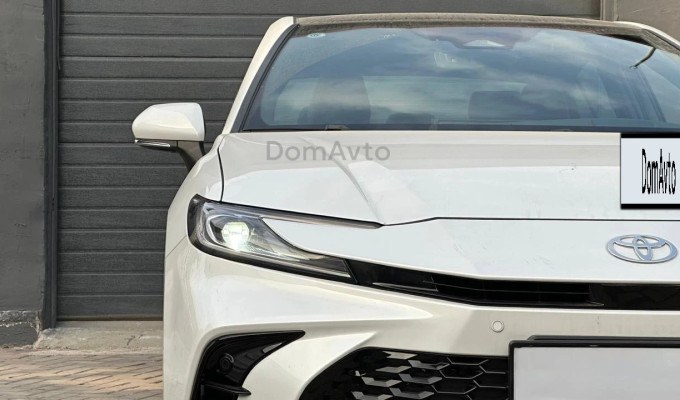 Toyota Camry 2025 года